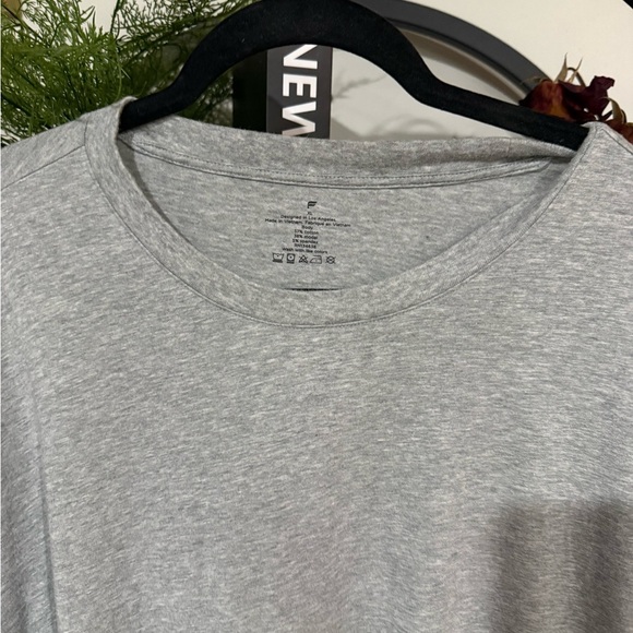 Fabletics Heather Gray Short Sleeve Tee size XL - Picture 3 of 5